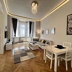Krisztina Apartments